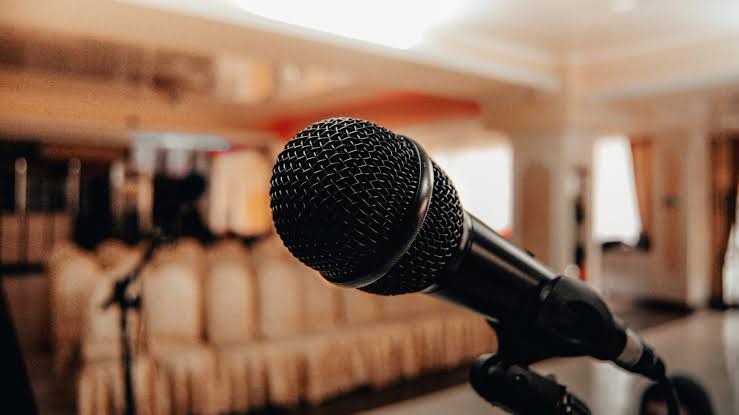 Belajar Public Speaking dengan Rekaman, Cara Sederhana Meningkatkan Kemampuan Bicara